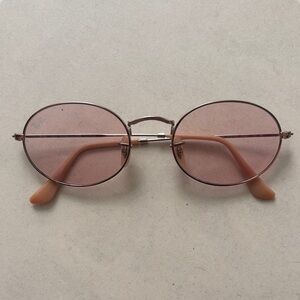 Ray-Ban Oval Sunglasses with Rose Lenses